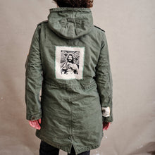 Načíst obrázek do prohlížeče Galerie, upcycling fashion, upcycling from prague, upcycling clothing, upcycling sweater, Jesus screen print patch, Jesus screen print, upcycling brand, upcycling with love, upcyklovaný svetr, upcyklace s laskou, sitotisk Jezis, svetr s potiskem, upcyklovaná móda, upcyklovana moda,
